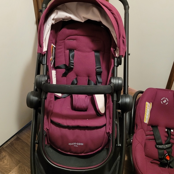 Maxi Cosi travel system - Picture 1 of 10